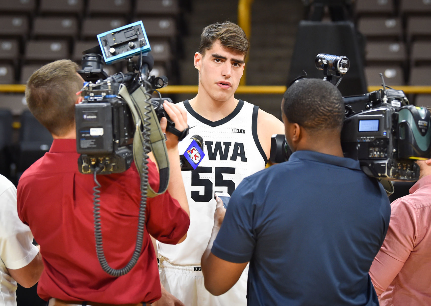 100919-qct-spt-iowa-hoops-media-013a.JPG
